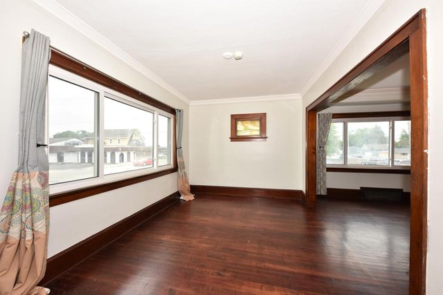 2616 S Chicago AVENUE, South Milwaukee, WI 53172