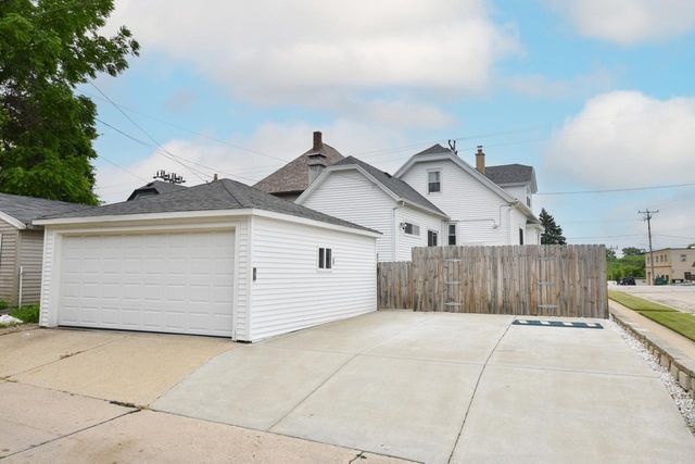 2616 S Chicago AVENUE, South Milwaukee, WI 53172