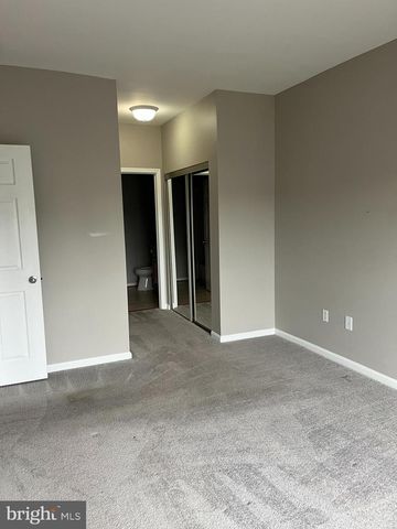 4850 EISENHOWER AVE #427, Alexandria, VA 22304