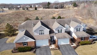 1053 Carrick Lane 1053, Mchenry, IL 60050