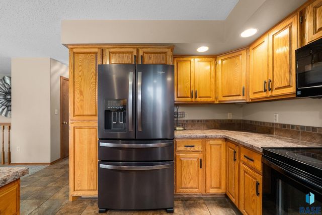 27210 Lovely Pl Place, Tea, SD 57064