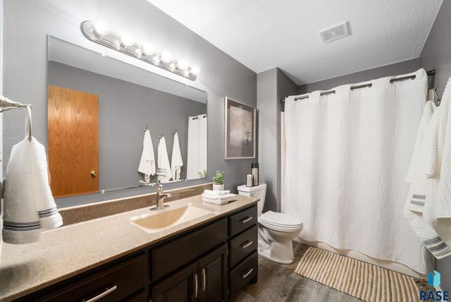 27210 Lovely Pl Place, Tea, SD 57064