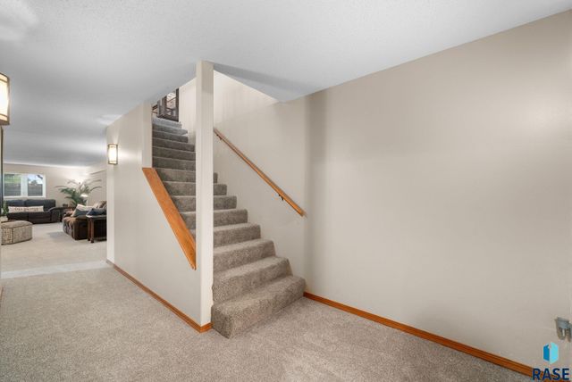 27210 Lovely Pl Place, Tea, SD 57064