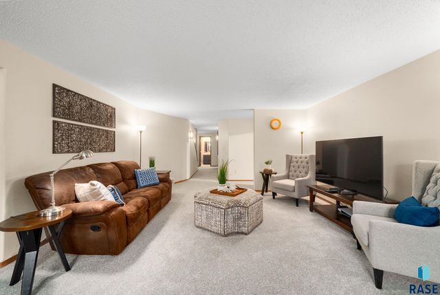 27210 Lovely Pl Place, Tea, SD 57064