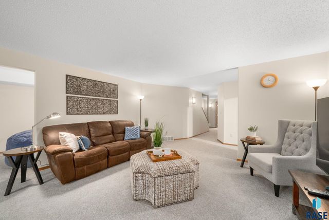 27210 Lovely Pl Place, Tea, SD 57064
