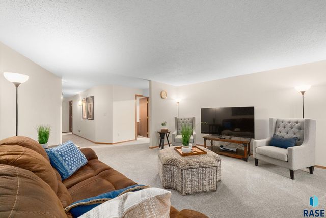 27210 Lovely Pl Place, Tea, SD 57064