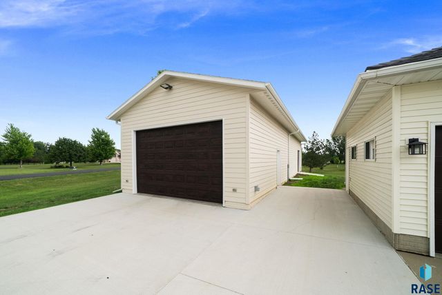 27210 Lovely Pl Place, Tea, SD 57064