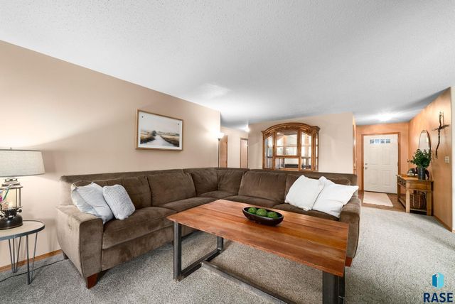 27210 Lovely Pl Place, Tea, SD 57064