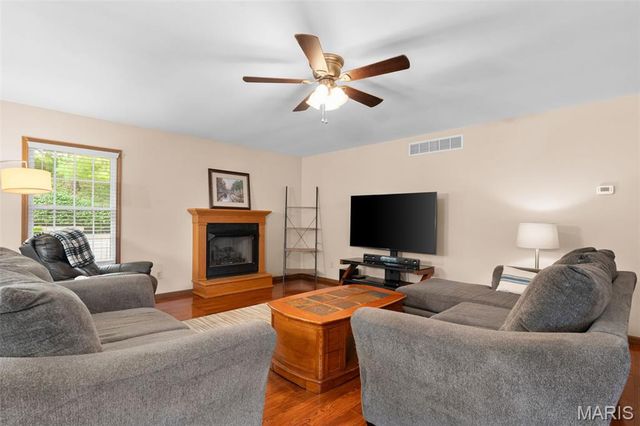 426 Windy Hills Drive, Washington, MO 63090