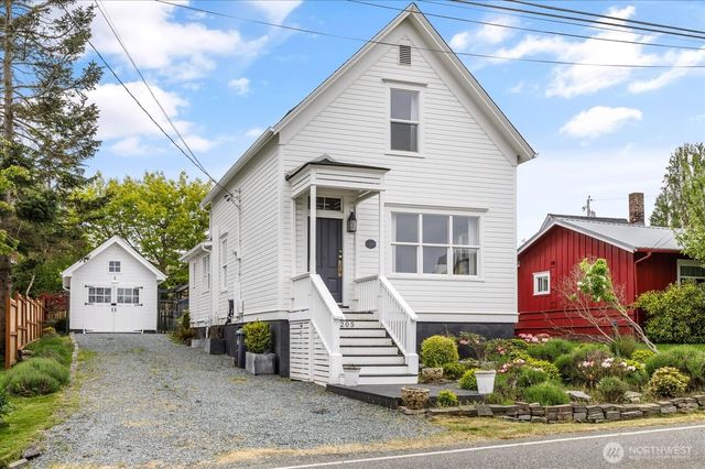 205 NE 9th Street, Coupeville, WA 98239
