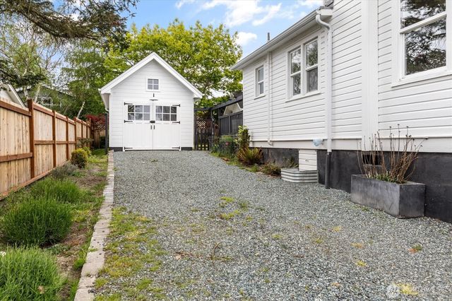 205 NE 9th Street, Coupeville, WA 98239