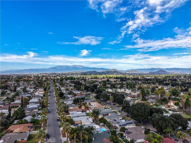 4035 Madrona, Riverside, CA 92504