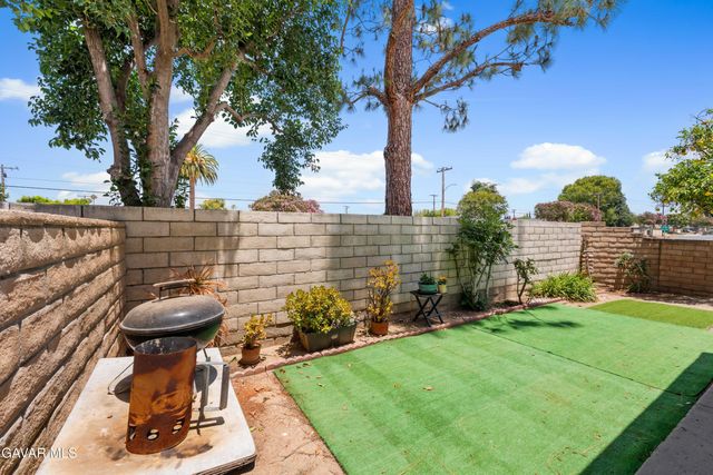995 Vallejo Avenue, Simi Valley, CA 93065