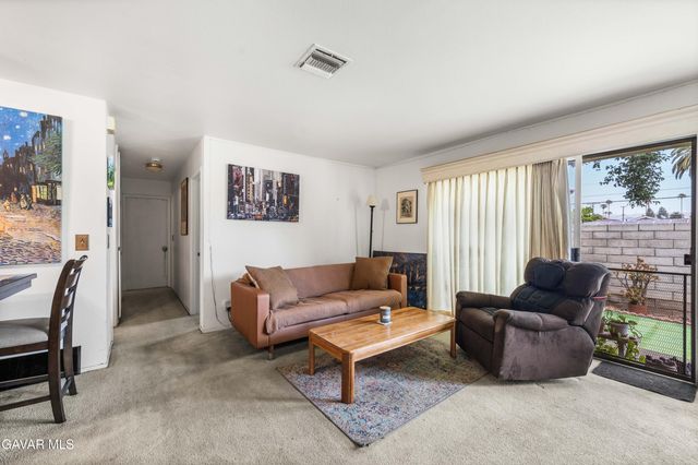 995 Vallejo Avenue, Simi Valley, CA 93065
