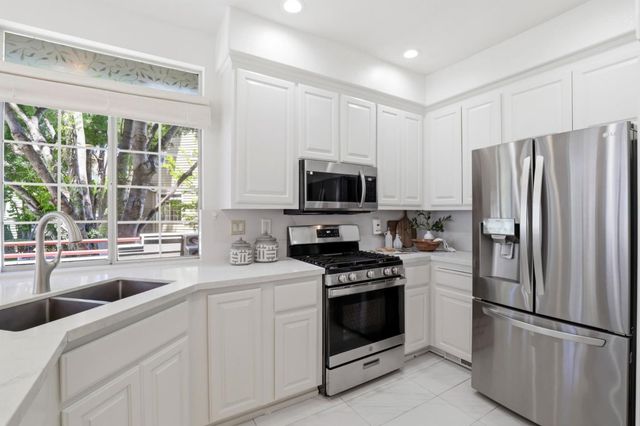 522 Porpoise Bay Terrace A, Sunnyvale, CA 94089