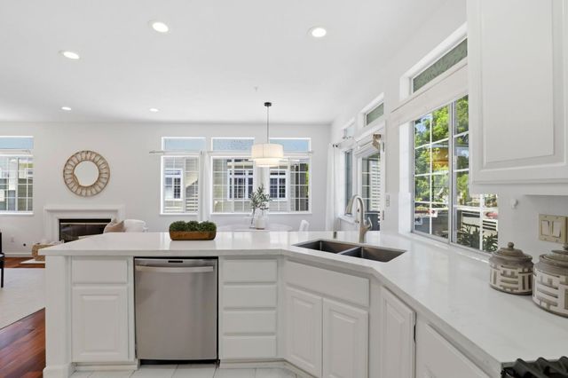 522 Porpoise Bay Terrace A, Sunnyvale, CA 94089