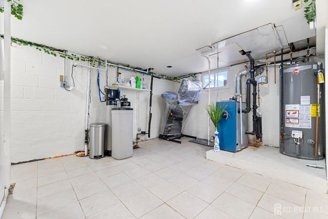 28 Saint Ann Street, Carteret, NJ 07008