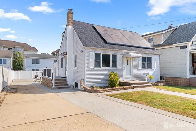 28 Saint Ann Street, Carteret, NJ 07008