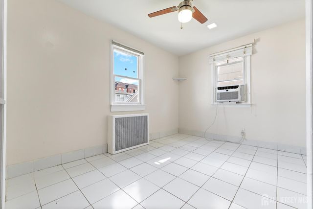 28 Saint Ann Street, Carteret, NJ 07008