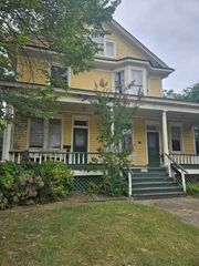 1215 Franklin RD, Roanoke, VA 24016