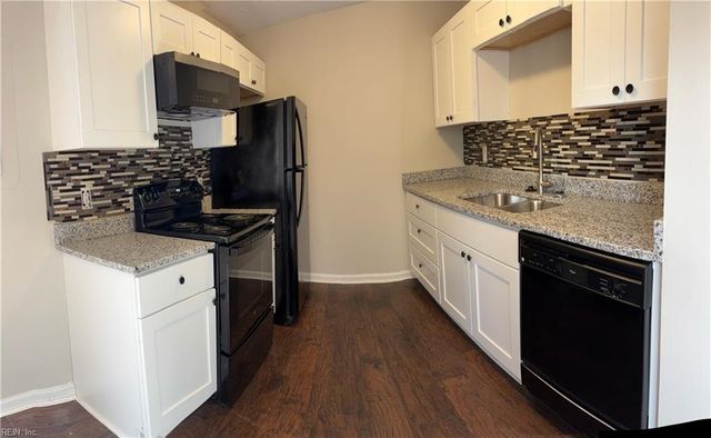 923 Captains CT, Chesapeake, VA 23320