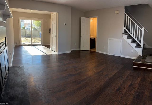 923 Captains CT, Chesapeake, VA 23320