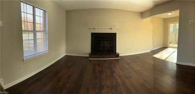 923 Captains CT, Chesapeake, VA 23320