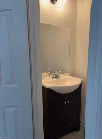 923 Captains CT, Chesapeake, VA 23320