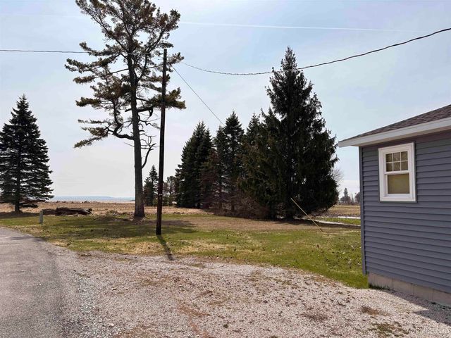 13835 Main St. Ll Road, Nahma, MI 49864
