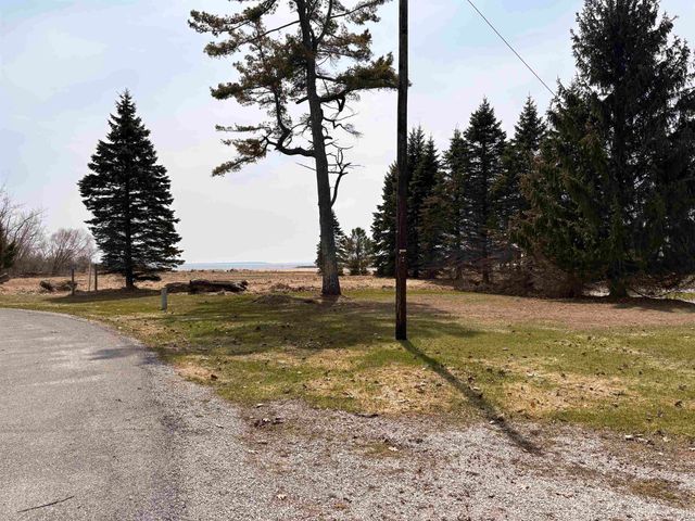 13835 Main St. Ll Road, Nahma, MI 49864