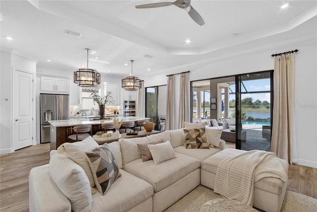 10807 WICKER PARK PLACE, Palmetto, FL 34221