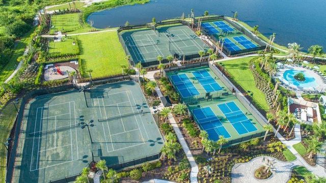 10807 WICKER PARK PLACE, Palmetto, FL 34221