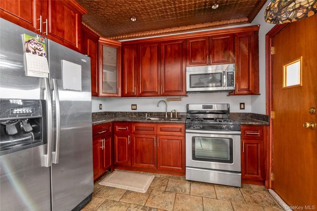 7104 67th Place, Ridgewood, NY 11385