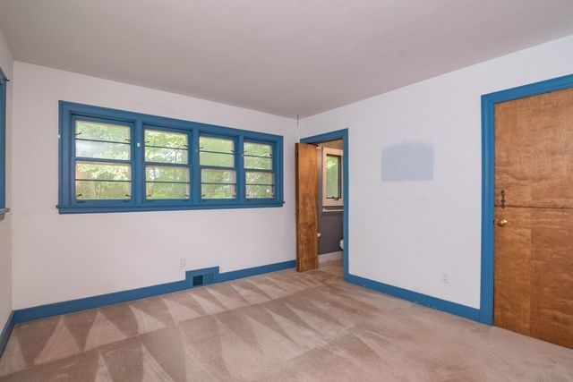 136 Lincoln Avenue, Amherst, MA 01002