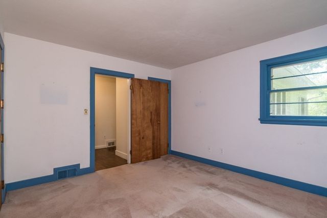 136 Lincoln Avenue, Amherst, MA 01002