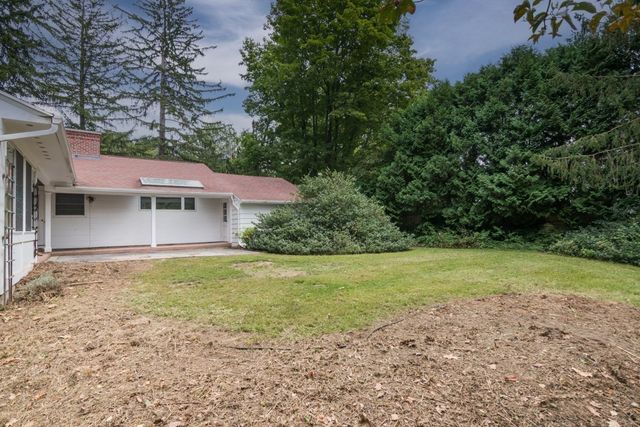 136 Lincoln Avenue, Amherst, MA 01002