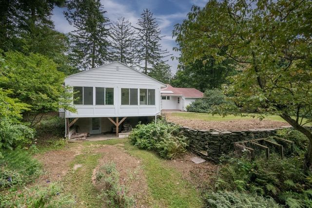 136 Lincoln Avenue, Amherst, MA 01002
