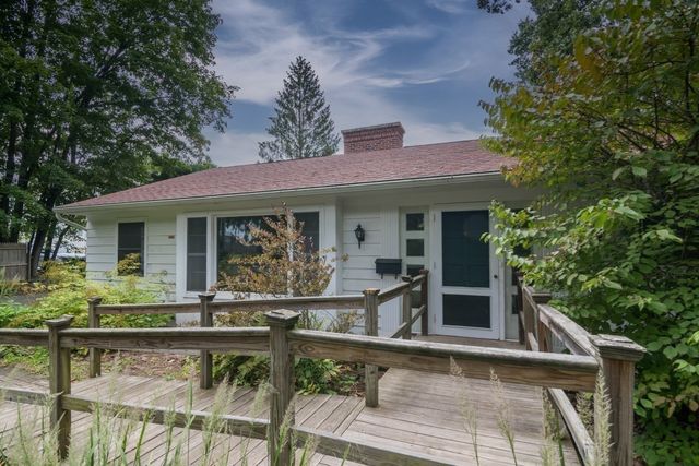 136 Lincoln Avenue, Amherst, MA 01002