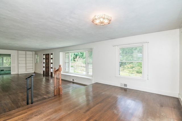 136 Lincoln Avenue, Amherst, MA 01002