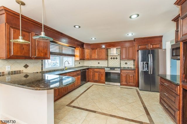 115 Northfield Rd, Parsippany-troy Hills Twp., NJ 07054