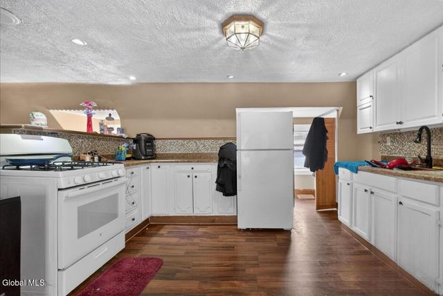 912-914 Cutler Street, Schenectady, NY 12303