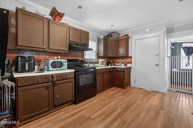 912-914 Cutler Street, Schenectady, NY 12303