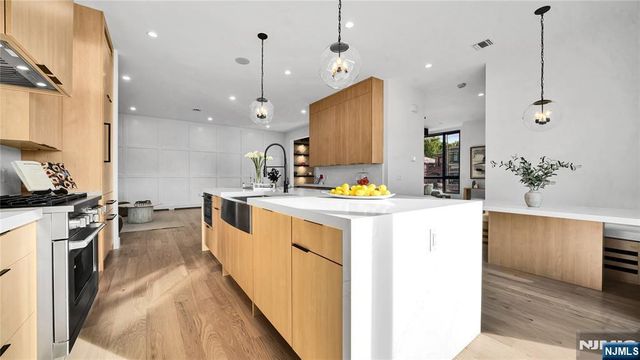500 2nd A, Palisades Park, NJ 07650
