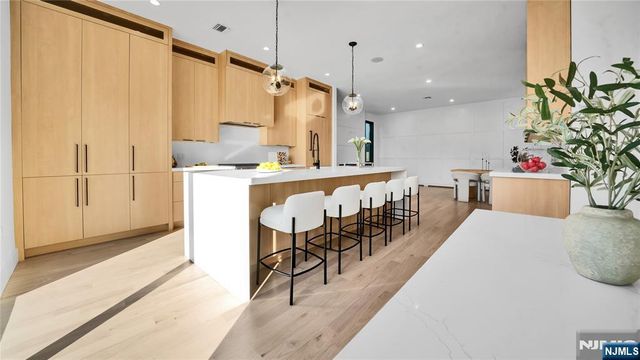 500 2nd A, Palisades Park, NJ 07650