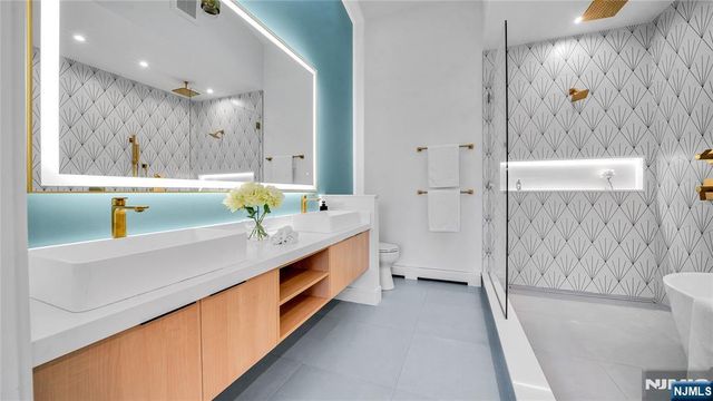 500 2nd A, Palisades Park, NJ 07650