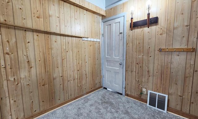 1527 N 33rd STREET, Milwaukee, WI 53208