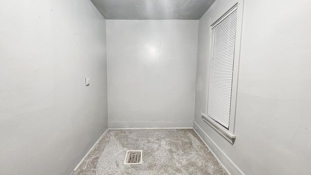 1527 N 33rd STREET, Milwaukee, WI 53208