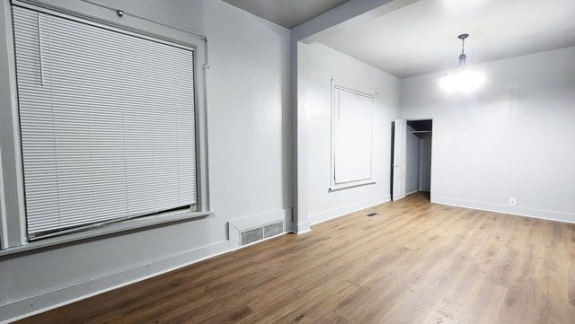 1527 N 33rd STREET, Milwaukee, WI 53208