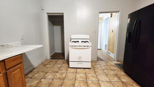 1527 N 33rd STREET, Milwaukee, WI 53208