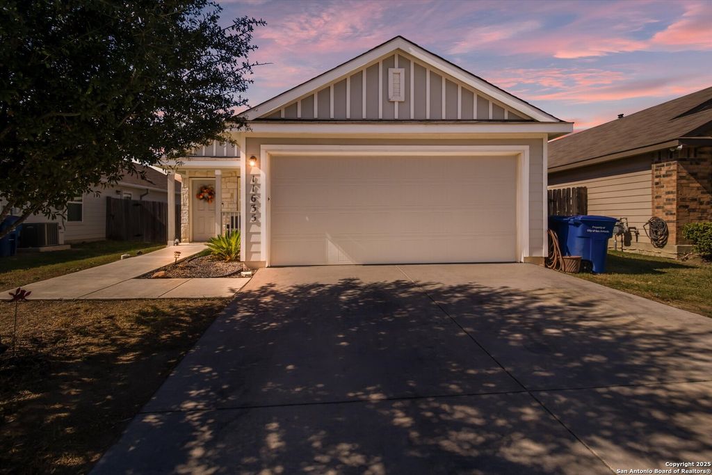 11635 Tiger Woods, San Antonio, TX 78221